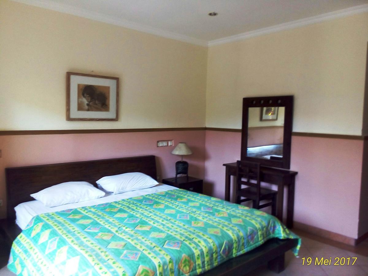 Pondok Alit Resort Seminyak Buitenkant foto